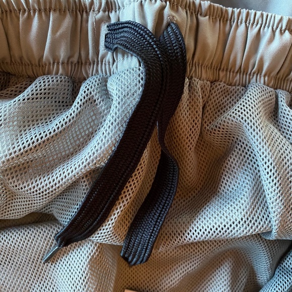 Men's Quiksoilver Board Shorts Trunks With Mesh Liner ~ Size Large ~ Zip Pocket - Picture 5 of 6